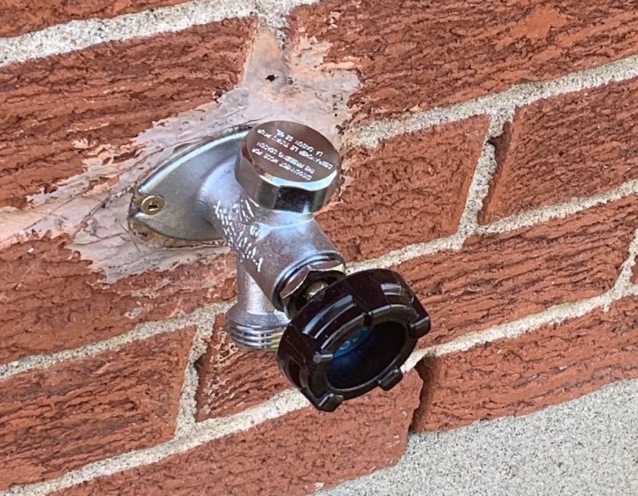 Outdoor Water Faucet 