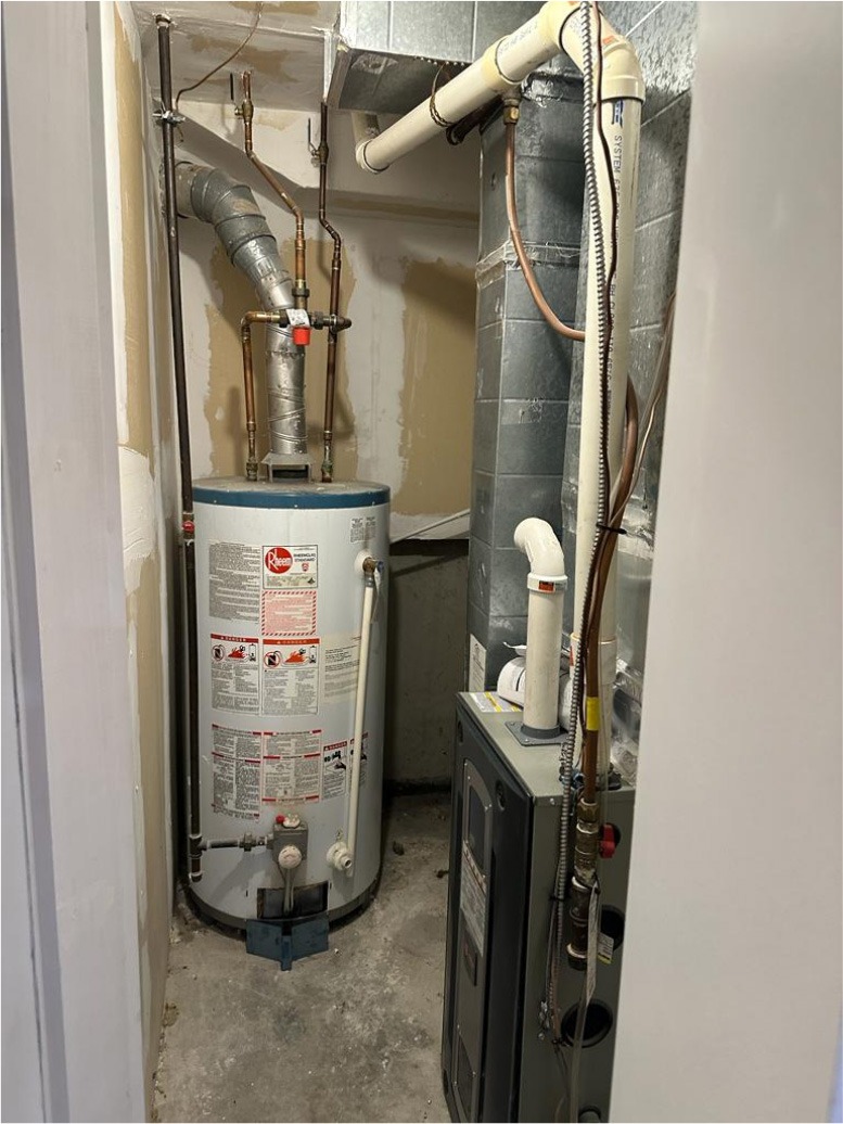 Traditional hot water tank