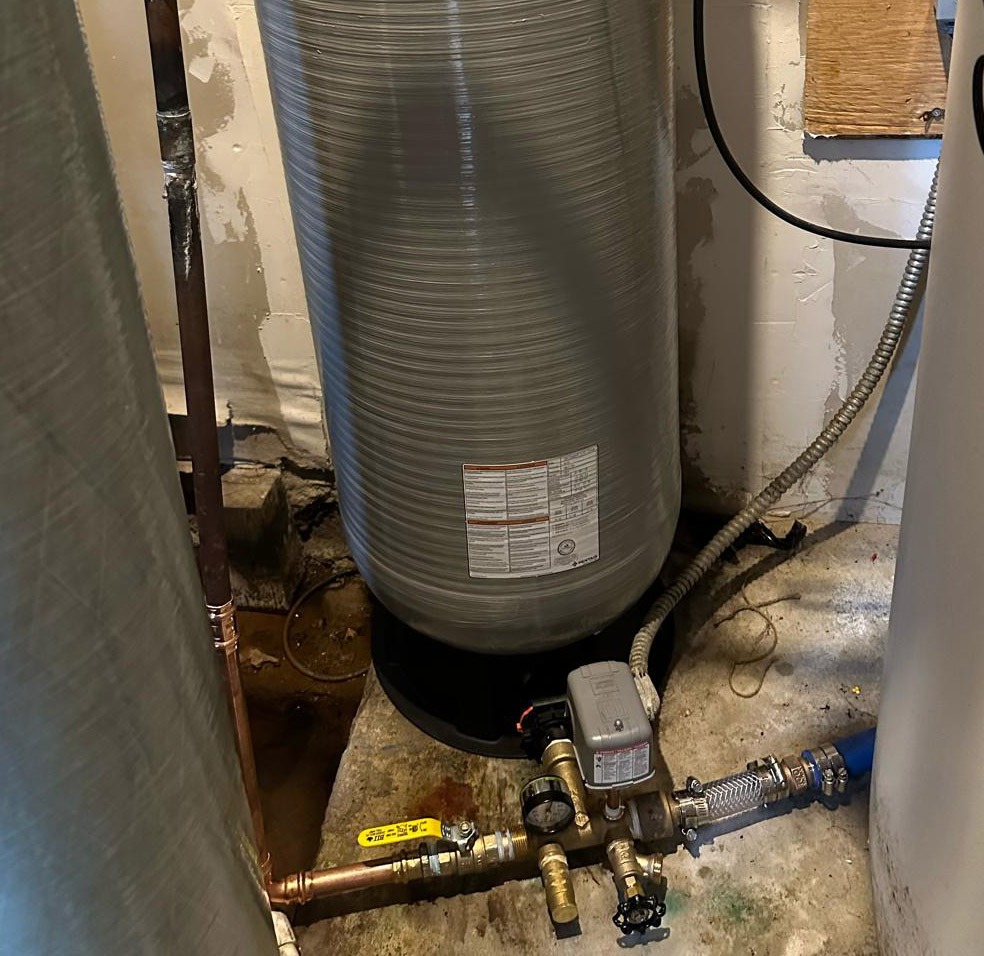 Residential well pressure tank and connected plumbing equipment for pressure tank repair and replacement in Ottawa